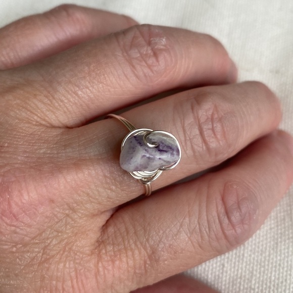 Unique Amethyst wire wrapped ring - Picture 3 of 3
